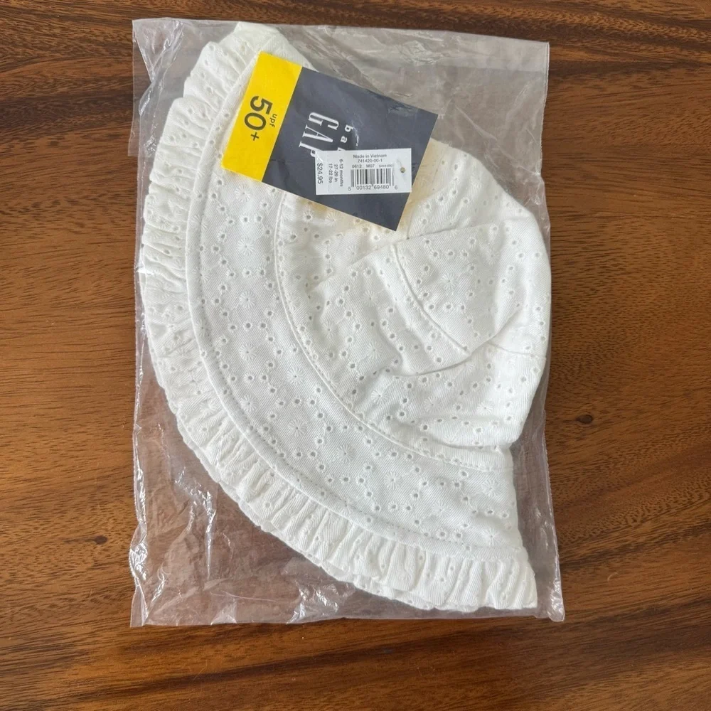 NWT Baby GAP White Eyelet Sun Hat 6-12M